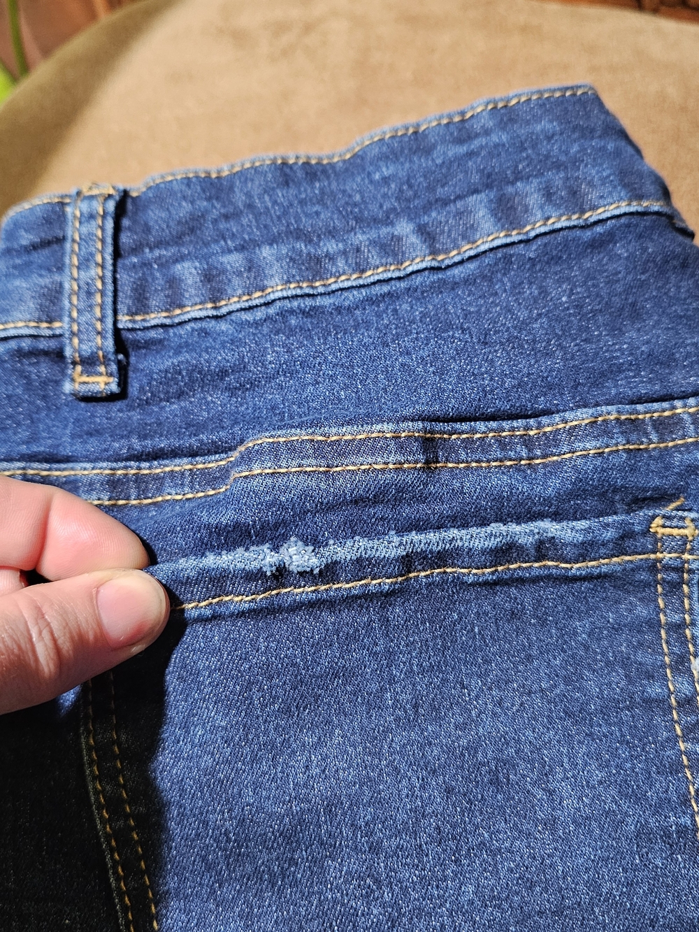 High-Waisted Wide-Leg Jeans - Dark Blue - Picture 8 of 11